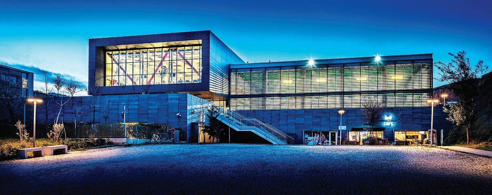 Özyeğin Üniversitesi Spor Merkezi binası