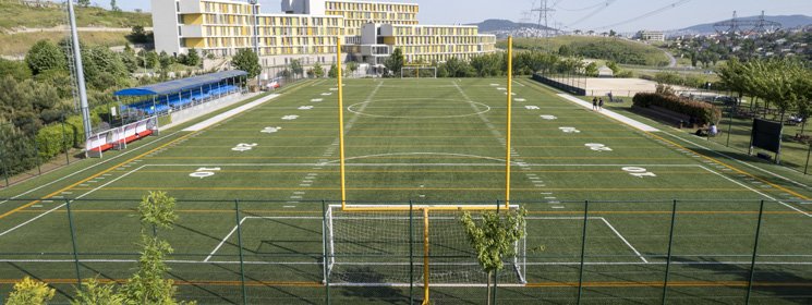 Yapay çim futbol sahası